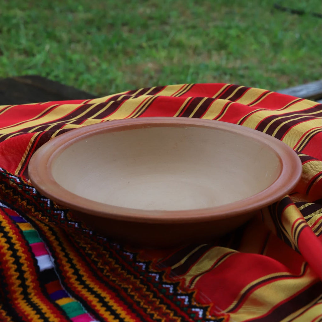 Assiette en argile artisanal
