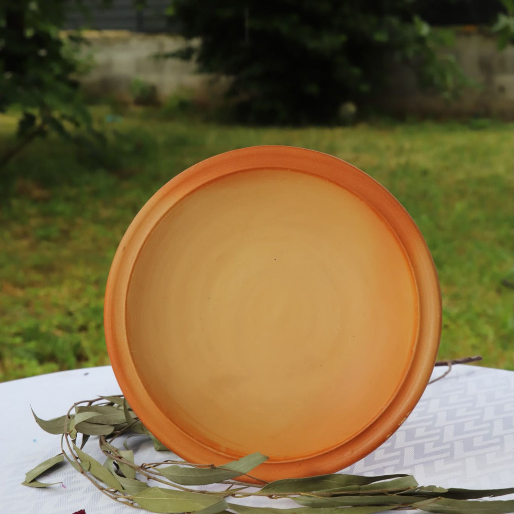 Assiette en argile artisanal